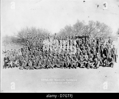 Cette photographie historique montre les membres de la Civilian conservation corps (CCC) Company 531 à Temecula, en Californie. Il capture le groupe pendant son service dans les années 1930, soulignant la contribution du programme à la conservation et aux travaux publics. Banque D'Images
