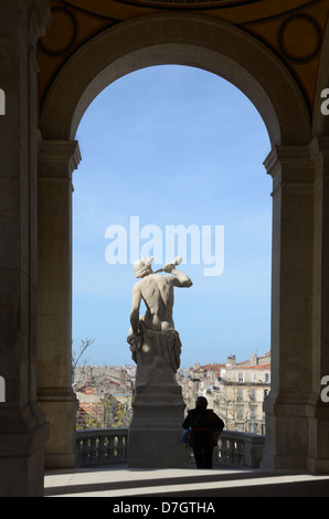 Triton Statue au Palais Longchamp ou au Palais Longchamp et Tourisme avec vue sur Marseille Skyline Provence France Banque D'Images