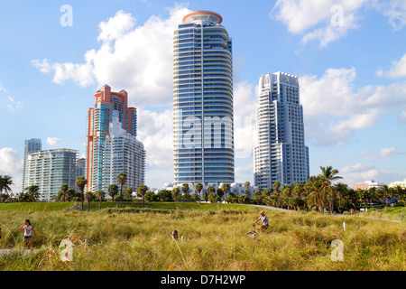 Miami Beach Florida,South Pointe Park,point,hauteur gratte-ciel gratte-ciel bâtiment bâtiments condominium appartement résidentiel appartements logement,c Banque D'Images