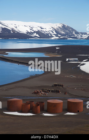 Vestiges de l'Hektor Station baleinière norvégienne et de l'abandonné la base B, Whaler's Bay, île de la déception, de l'Antarctique Banque D'Images