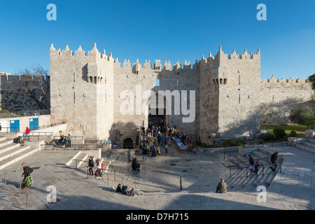 La porte de Damas, dans l'enceinte de la vieille ville de Jérusalem, Israël Banque D'Images