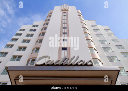 Miami Beach Florida,39th Street,Cadillac,hôtel,Courtyard,Miami Beach,face à l'océan,Art déco,façade d'architecture,panneau néon,entrée,FL121130034 Banque D'Images