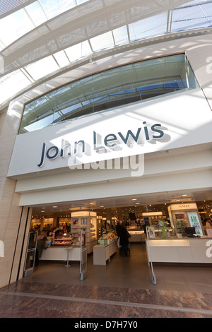 BRISTOL, Royaume-Uni - 14 mars : entrée principale de la John Lewis department store à Cribbs Causeway à Bristol le 14 mars 2011. Banque D'Images