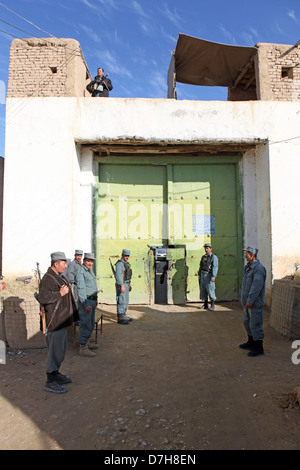 Porte de prison de Kunduz, dans le Nord de l'Afghanistan Banque D'Images