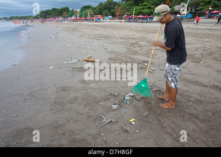 Les déchets plastiques à la mer de Bali. Banque D'Images