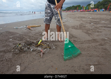 Les déchets plastiques à la mer de Bali. Banque D'Images