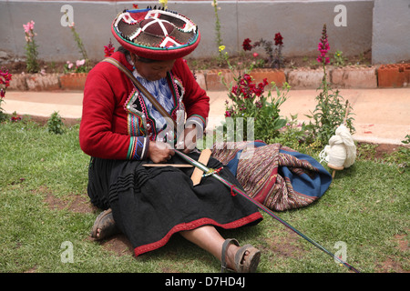 Chinchero près de Cusco Inca costume traditionnel Banque D'Images