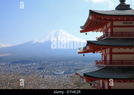 Le Japon, préfecture de Yamanashi, une vue de Mt. Fuji de Fujiyoshida Banque D'Images