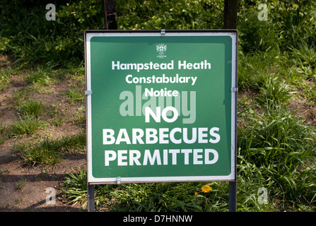 Pas d'avis autorisés barbecues à entrée à Hampstead Heath, Londres Banque D'Images