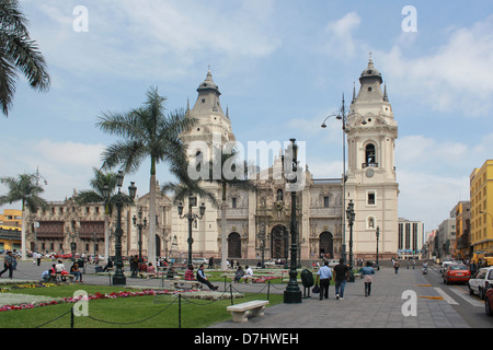 Pérou Lima Plaza Mayor et la Plaza de Armas La Catedral La Cathédrale Banque D'Images