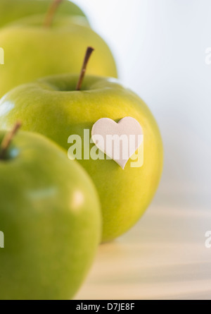 Studio Shot of green apples Banque D'Images
