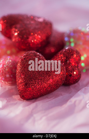 Studio Shot of rouge brillant coeur Banque D'Images