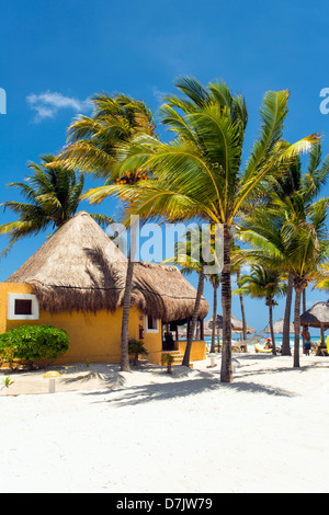 Mahekal Beach Resort, hébergement de style cabana sur la plage à Playa del Carmen, Mexique Banque D'Images