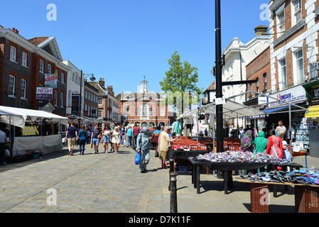 Cale au marché de High Wycombe, High Street, High Wycombe, Buckinghamshire, Angleterre, Royaume-Uni Banque D'Images