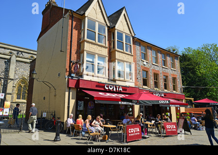 Café Costa, Place de l'Église, High Wycombe, Buckinghamshire, Angleterre, Royaume-Uni Banque D'Images