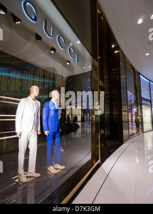 La fenêtre de l'affichage à l'Gucci Le Dubaï Mall à Dubaï Émirats Arabes Unis Banque D'Images