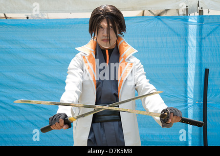 Jeune homme japonais habillés en costume cosplay Banque D'Images