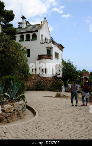 Casa Trias Trias, la chambre, est l'une des deux chambres d'avoir été construit dans le Parc Guell. Casa Trias est fermé au public... Banque D'Images