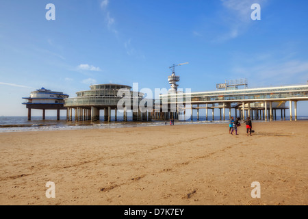 Pier, Scheveningen, Hollande méridionale, Pays-Bas Banque D'Images