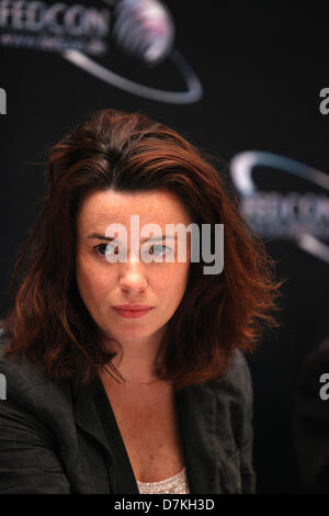 Düsseldorf, Allemagne, 09 mai 2013. Eve Myles (Torchwood, appartenant) siège au cours d'une conférence de presse à la Fedcon 2013 à Duesseldorf, Allemagne, 09 mai 2013. La Fedcon (Assemblée fédérale) est l'une des plus grandes conventions de science-fiction en Europe. Photo : Susannah C. Vergau/DPA/Alamy Live News Banque D'Images