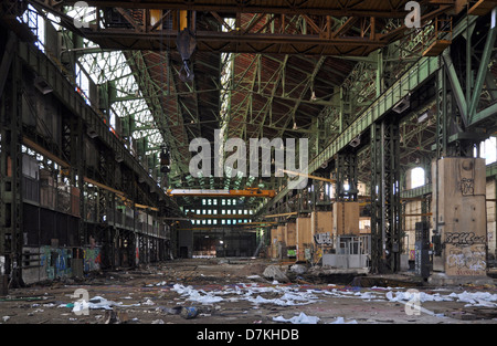 À l'intérieur des bâtiments de l'ancien chantier naval de La Seyne Banque D'Images