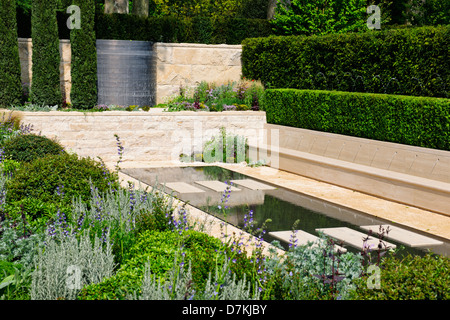 L'Arthritis Research Uk jardin conçu par Thomas Hoblyn,RHS Chelsea Flower Show 2012,jardin,colorés cinq jours de l'événement,London,UK Banque D'Images