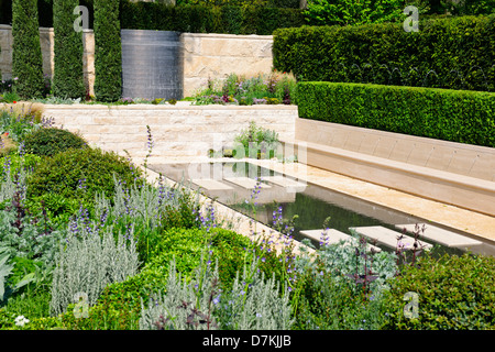 L'Arthritis Research Uk jardin conçu par Thomas Hoblyn,RHS Chelsea Flower Show 2012,jardin,colorés cinq jours de l'événement,London,UK Banque D'Images