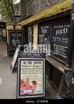 Le monde célèbre Turf pub Tavern à Oxford, Angleterre, Royaume-Uni Banque D'Images