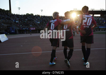 (L-R) Hotaru Yamaguchi, Yoichiro Kakitani, Kenyu Sugimoto (Cerezo), 3 mai 2013 - Football : 2013 J.Division de Ligue 1 match entre Shonan Bellmare 0-3 Cerezo Osaka à Shonan Hiratsuka Stade BMW à Kanagawa, Japon. (Photo par FAR EAST PRESS/AFLO) Banque D'Images