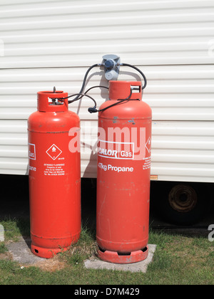Les bouteilles de gaz propane sur un camping site Banque D'Images