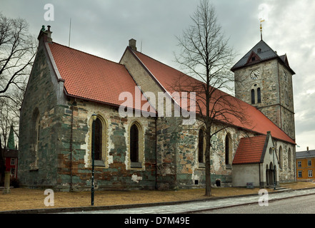 Vår Frue kirke - église Notre Dame - arrière, vue panoramique sur l'église, le centre-ville de Trondheim, Norvège Banque D'Images