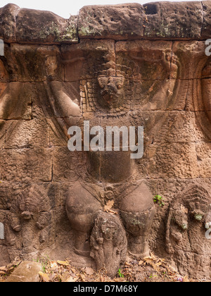 Garuda. Bas-relief. Terrasse des éléphants. Angkor Thom. Cambodge Banque D'Images