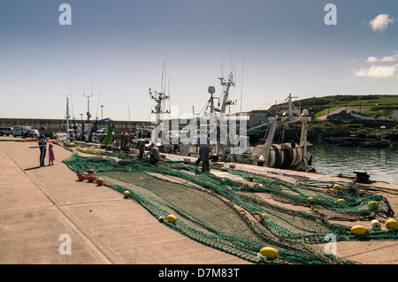 Les filets étant mandé et préparé avant d'aller à la pêche Banque D'Images