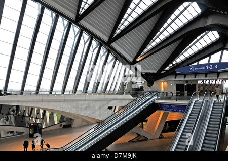 La gare TGV de l'aéroport international Lyon-Saint-Exupéry Satolas Rhône Alpes - France Banque D'Images