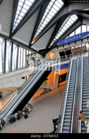 La gare TGV de l'aéroport international Lyon-Saint-Exupéry Satolas Rhône Alpes - France Banque D'Images