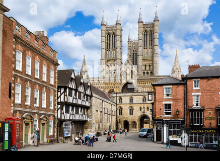 Vue de la cathédrale de Castle Hill, Lincoln, Lincolnshire, East Midlands, Royaume-Uni Banque D'Images