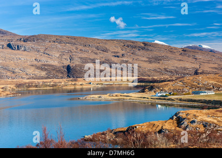 Une vue vers Kanaird Ardmair, Loch, Highland, en Écosse, au Royaume-Uni, en Europe. Banque D'Images