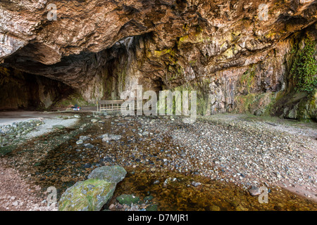 Smoo Cave, une grande cave et d'eau douce mer combiné grotte, Durness, Sutherland dans les Highlands, Ecosse, Royaume-Uni, l'Europe. Banque D'Images