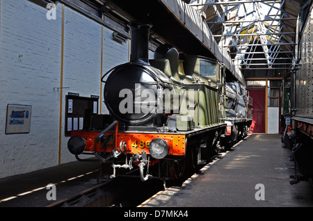 L'intérieur à vapeur Locomotives la Great Western Railway 1930 Hangar à vapeur Didcot Railway Centre. Banque D'Images