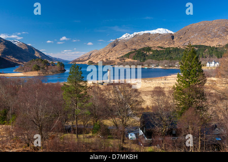 Le monument de Glenfinnan située à la tête du Loch Shiel, Highland, Glenfinnan, Écosse, Royaume-Uni, Europe. Banque D'Images