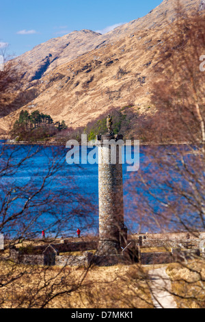 Le monument de Glenfinnan située à la tête du Loch Shiel, Highland, Glenfinnan, Écosse, Royaume-Uni, Europe. Banque D'Images