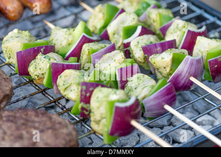 La Menthe, lime et coriandre brochettes de poulet. L'alimentation barbecue ! Banque D'Images