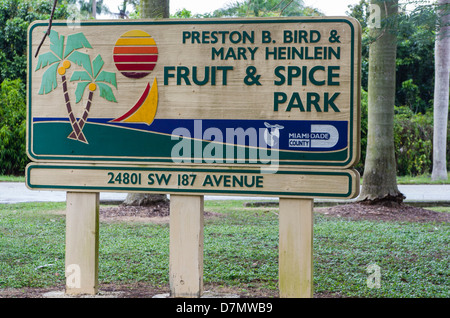 USA, Floride, Homestead. Pancarte pour fruits et d'épices. Banque D'Images