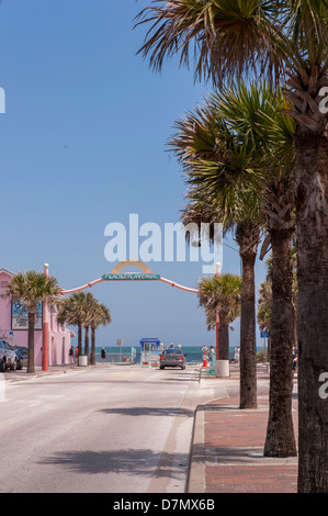 USA, Floride, New Smyrna Beach, Flagler Avenue, entrée de plage Banque D'Images