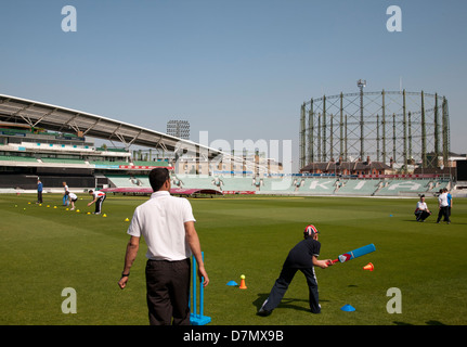 Jeu pratique à la Kia Oval montrant le Stand OCS, Kennington, Londres, Angleterre, Royaume-Uni Banque D'Images