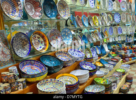 La céramique Turque classique sur le marché Banque D'Images