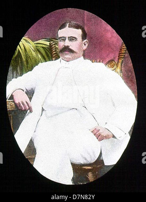 J.S. Gilbert est représenté dans ce portrait pris pendant l'ère de la construction du canal de Panama en Amérique centrale. L’image reflète probablement son implication dans le développement du canal au début du XXe siècle. Banque D'Images