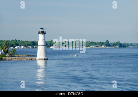 New York, la Voie maritime du Saint-Laurent, des Mille-Îles. L 'American Narrows' scenic waterway. Phare. Banque D'Images