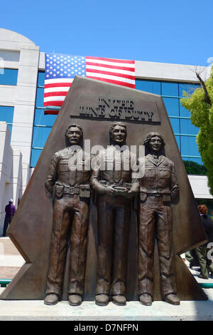 San Jose, Californie, USA. 10 mai, 2013. En reconnaissance de la Semaine nationale de la police, l'agent de la paix du comté de Santa Clara's Memorial cérémonie a eu lieu au bureau du shérif. Le service est en l'honneur de tous les officiers du comté de Santa Clara qui sont tombés dans l'exercice de leurs fonctions. 10 mai 2013 Crédit : Lisa Werner/Alamy Live News Banque D'Images