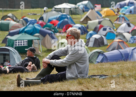 Tentes de camping et les festivaliers à la LATITUDE FESTIVAL, 2012 Banque D'Images